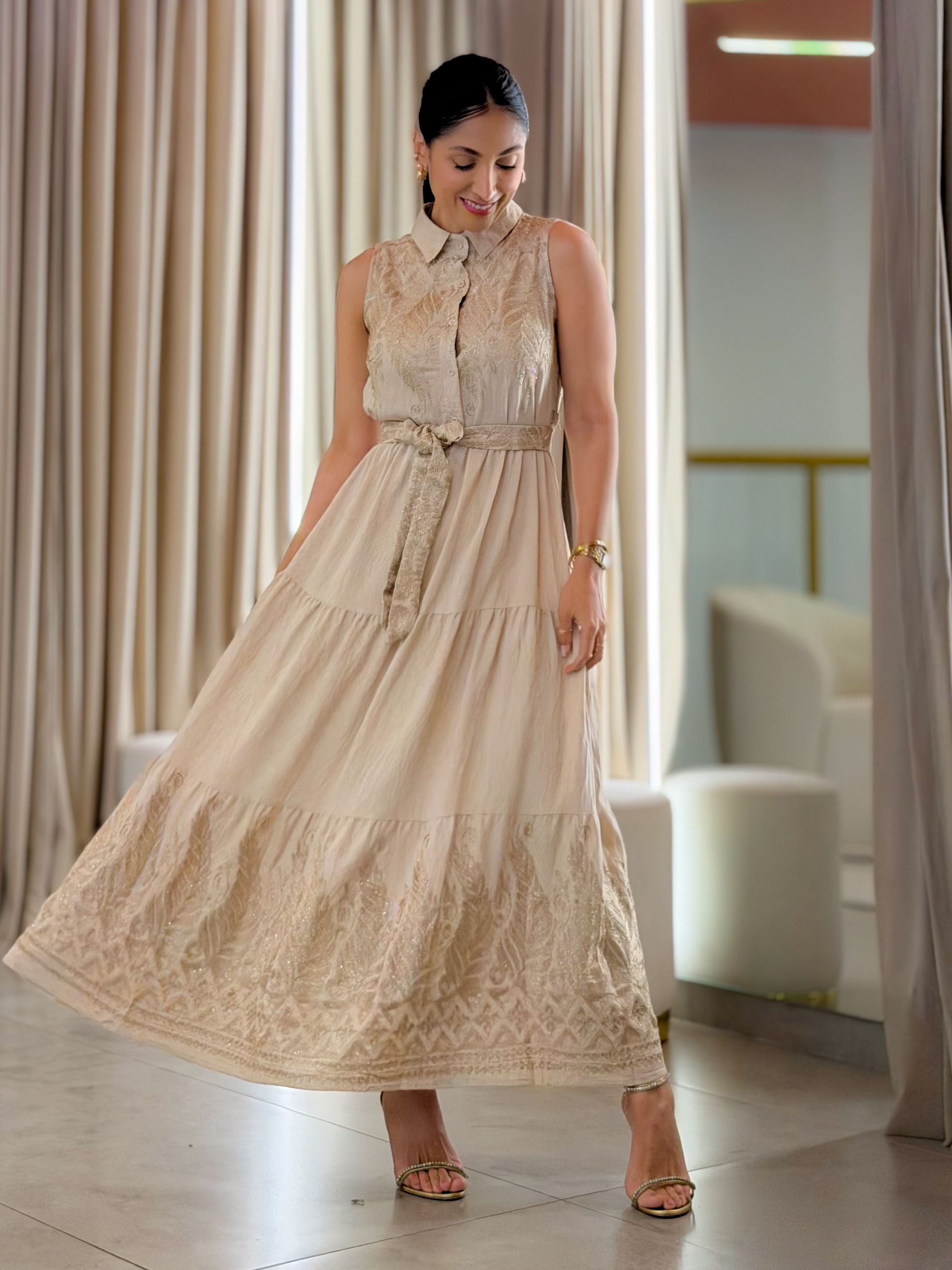 Vestido Cleo Bege - Por Katia Vilar Moda Clássica 