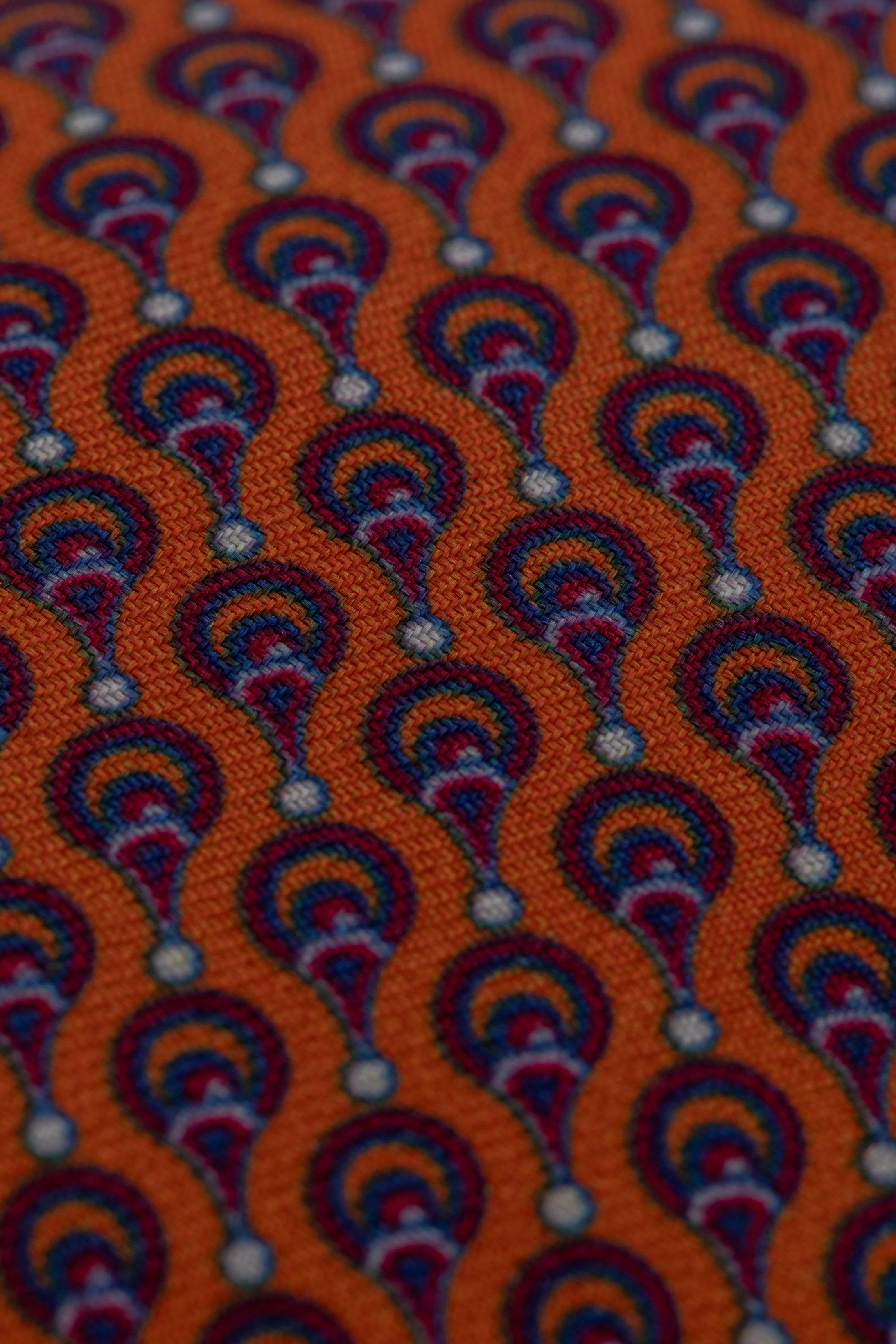 Gravata Seda Italiana Laranja Micro desenho vermelho