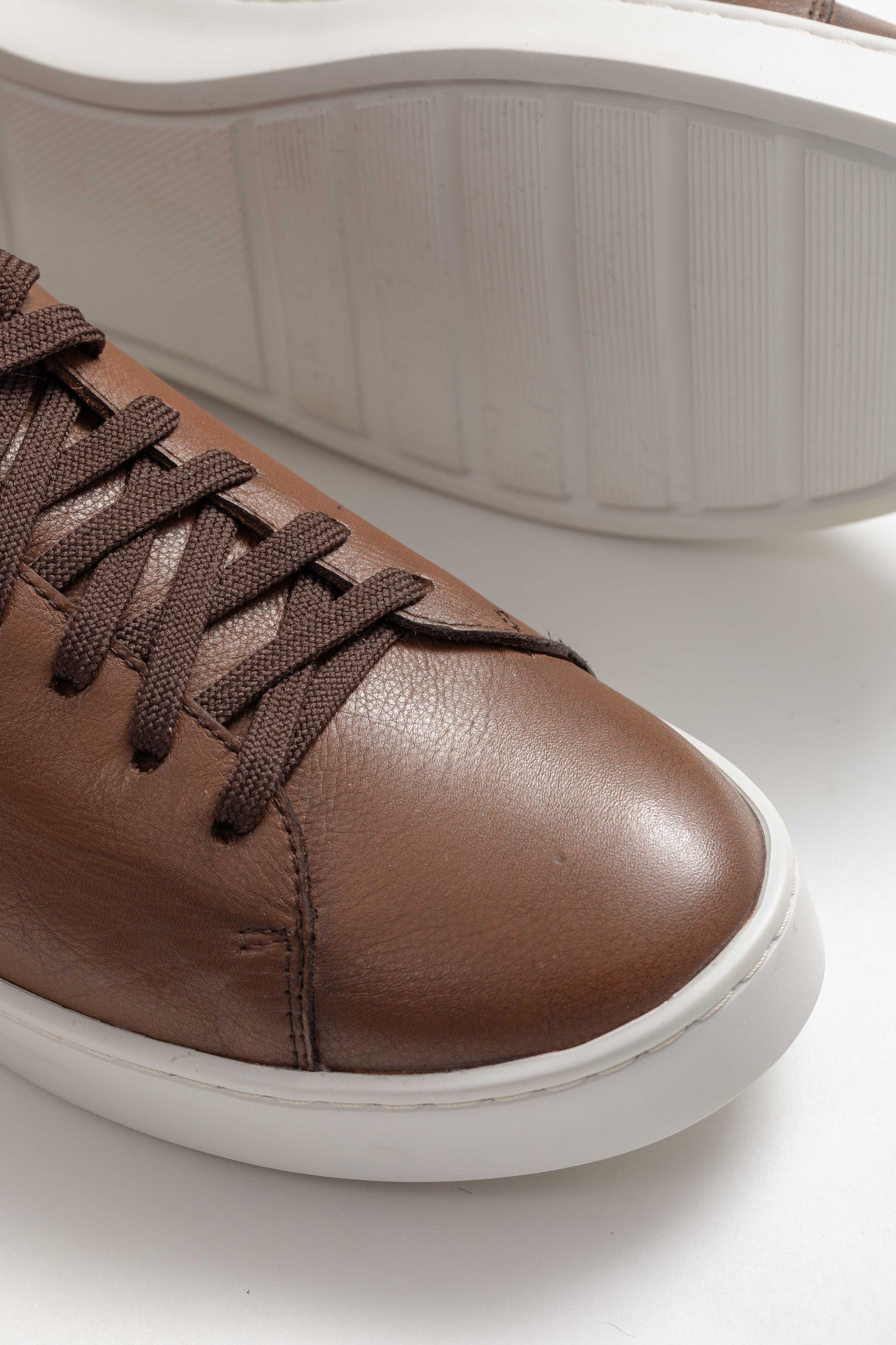 Tênis Casual Capri Conhaque