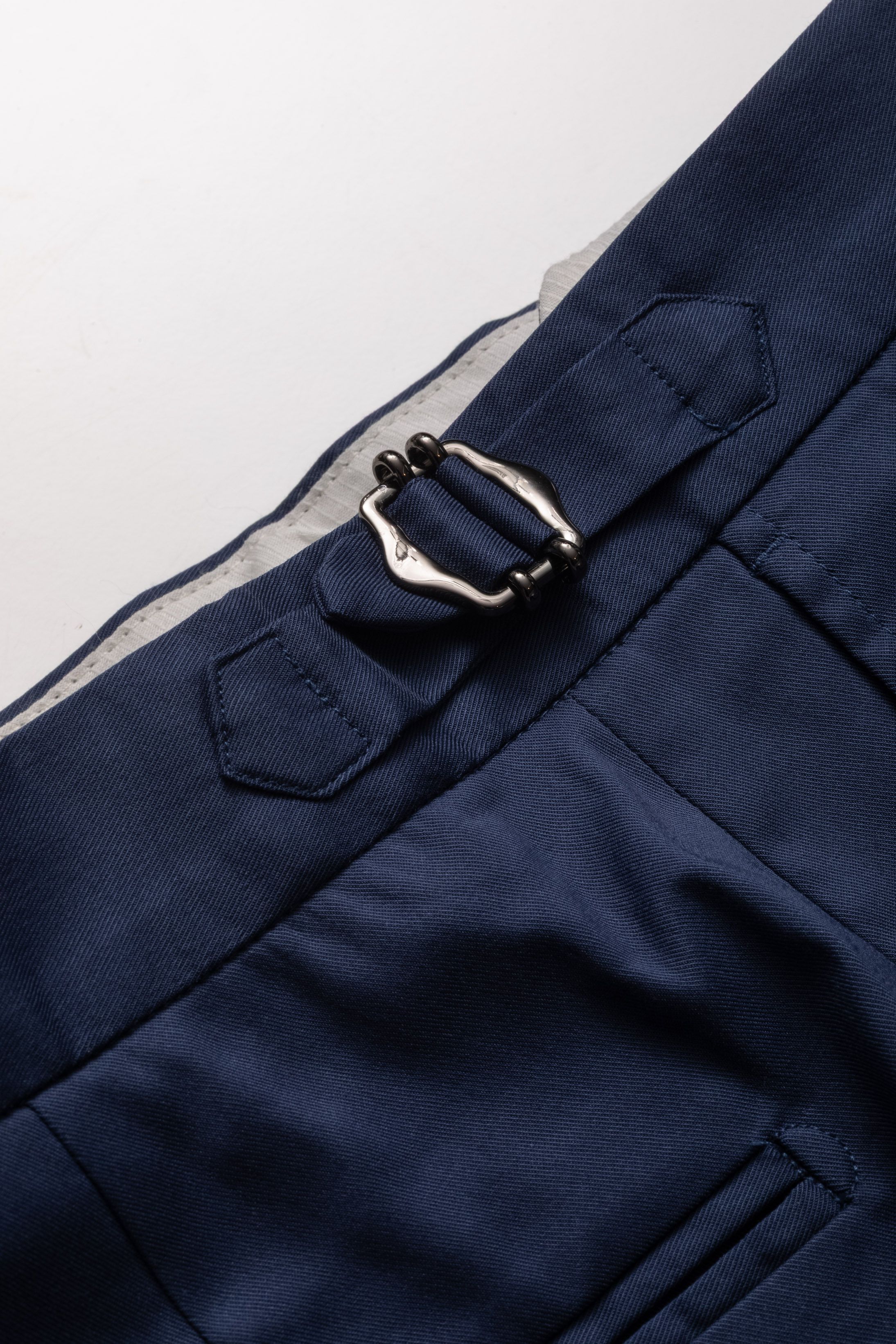 Calça sport com fivela Azul