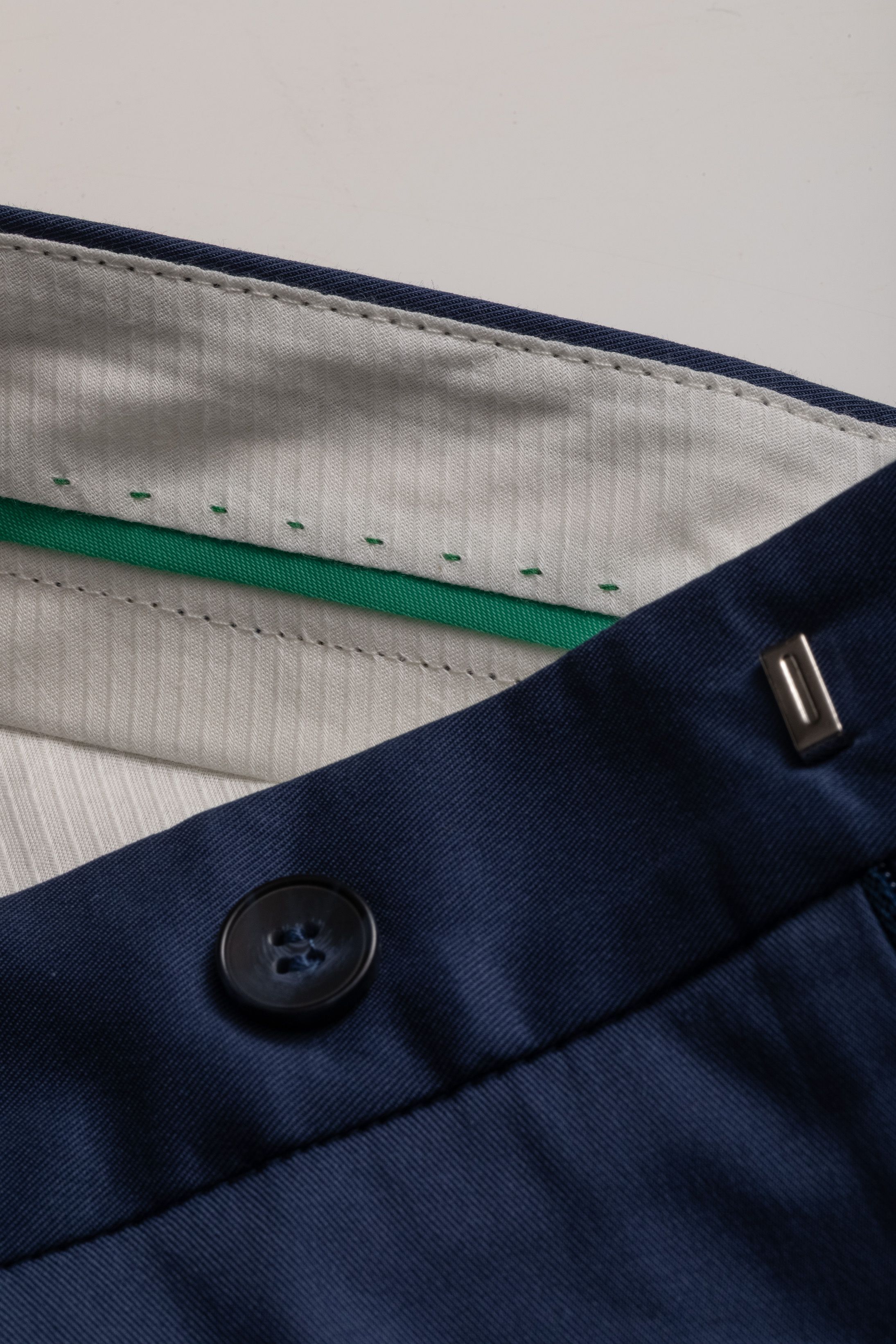 Calça sport com fivela Azul