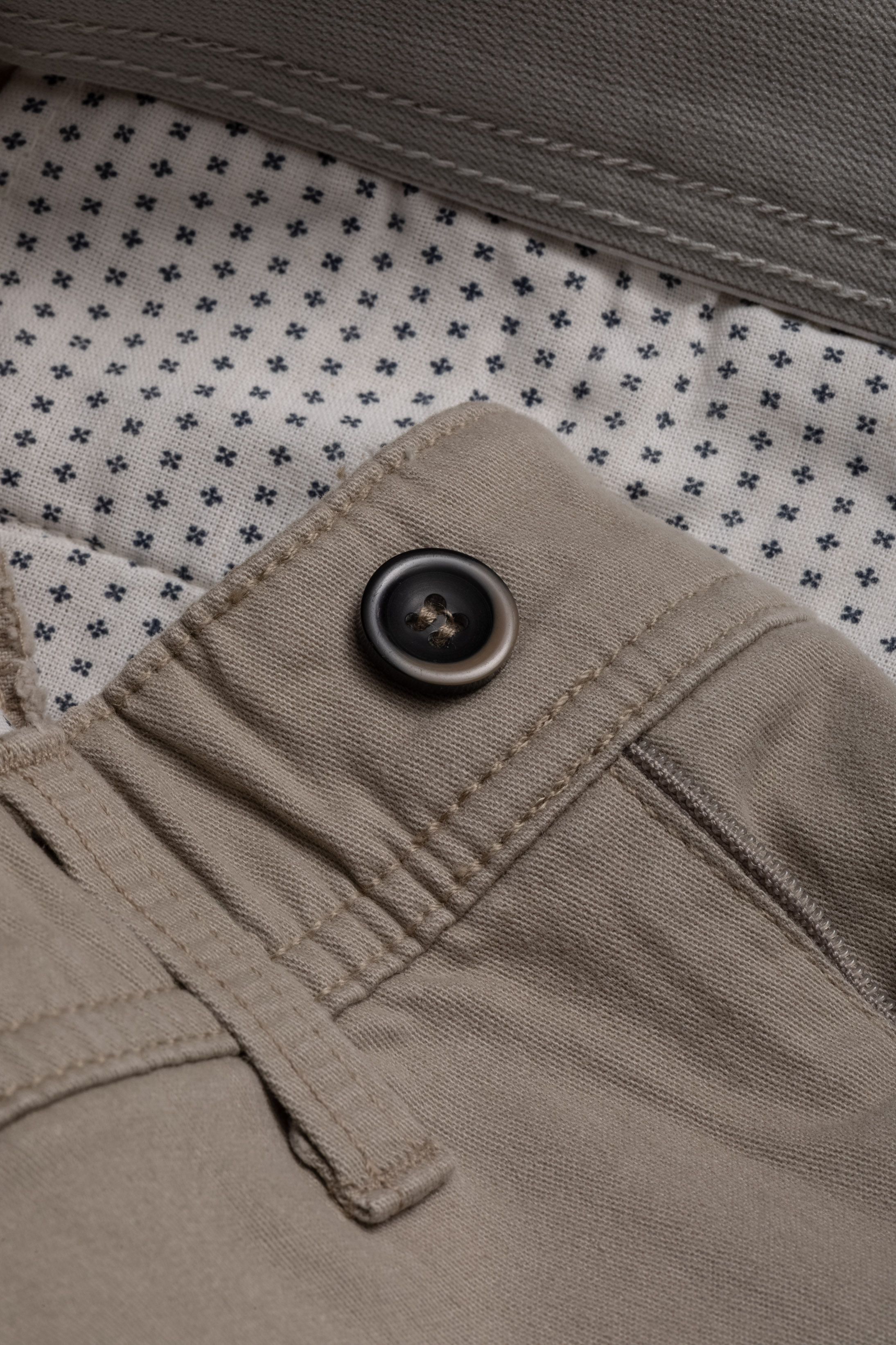 Calça Sport Slim Fit Caqui