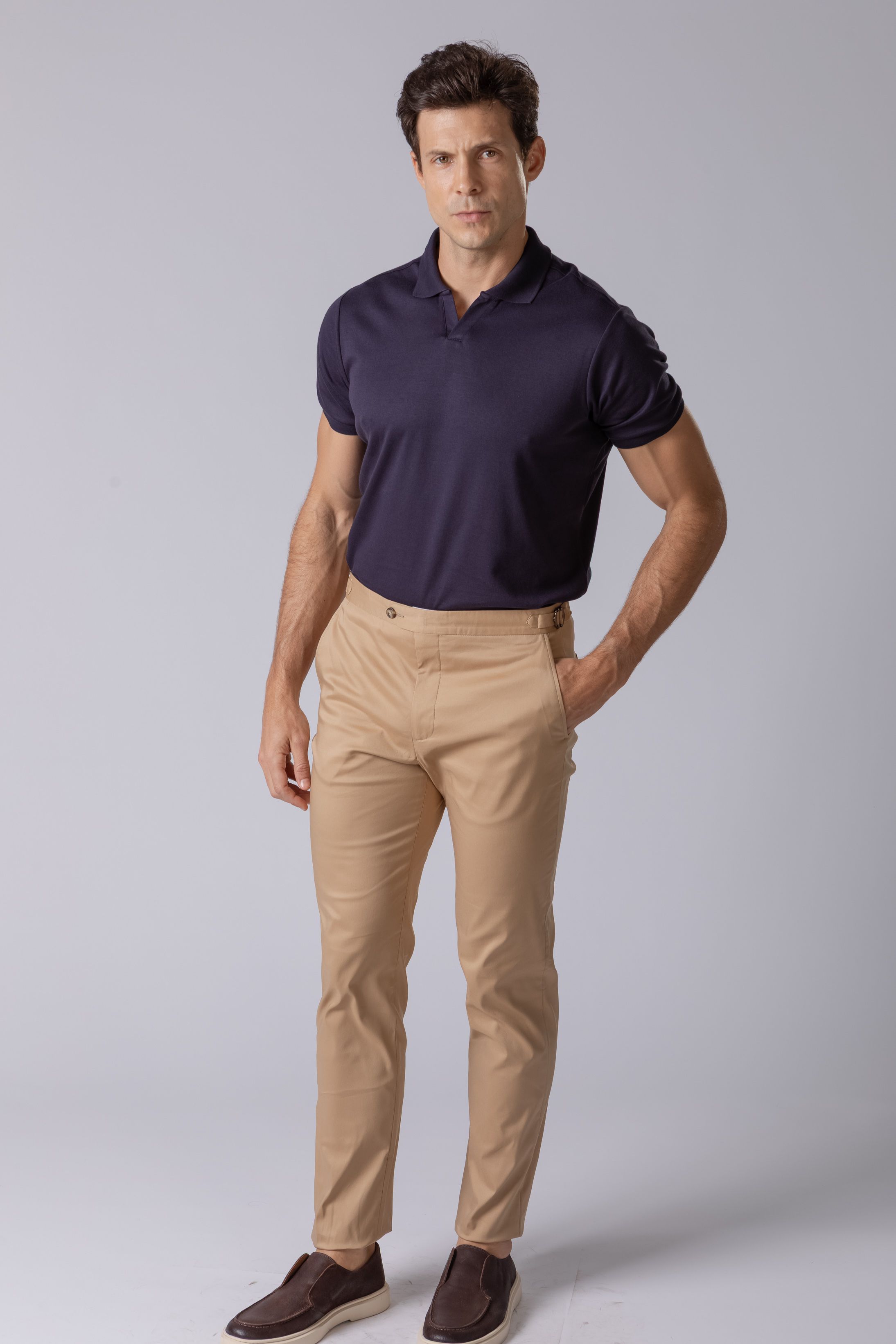 Calça sport com fivela Areia - Diodato Alfaiataria
