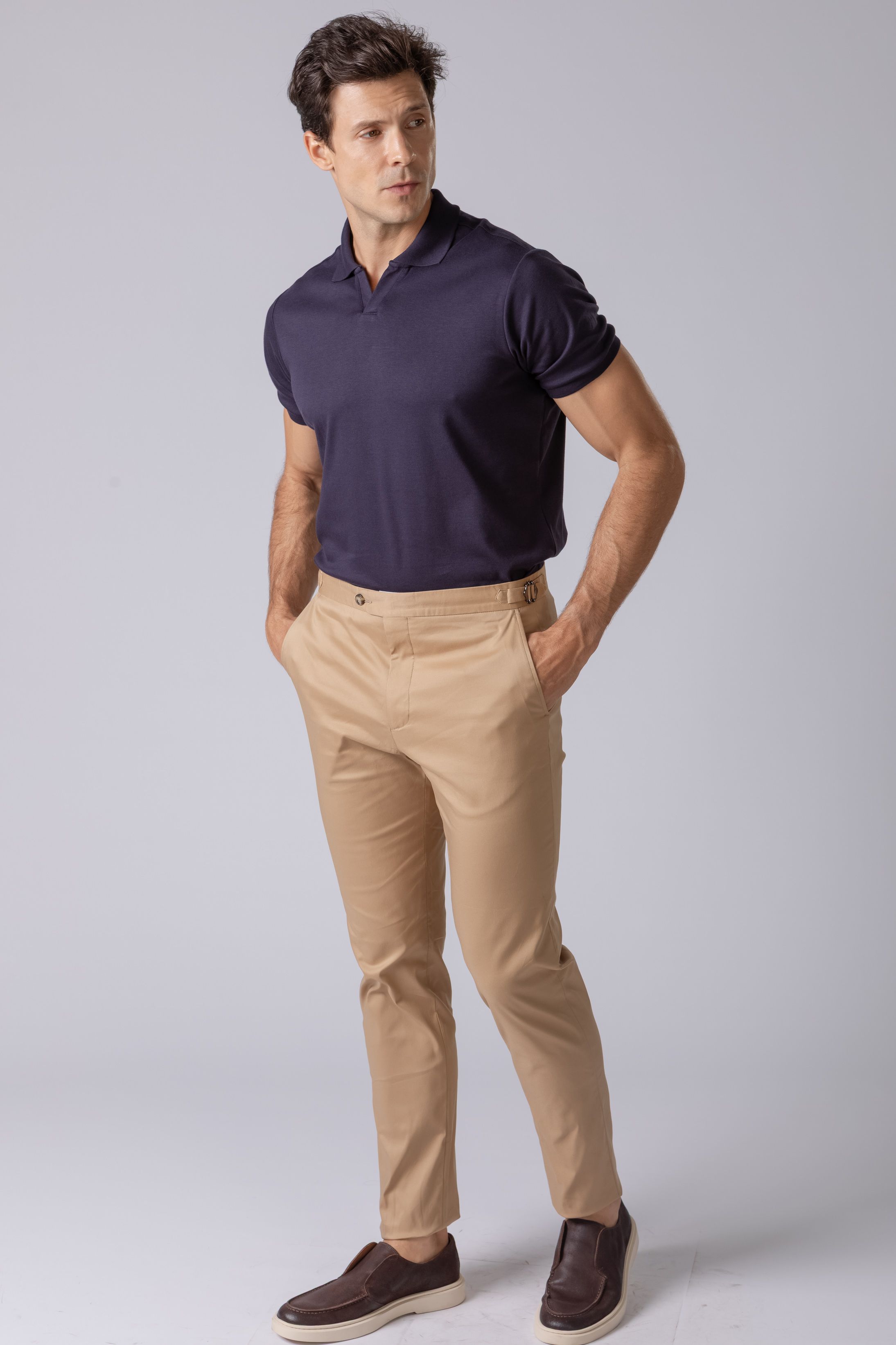 Calça sport com fivela Areia