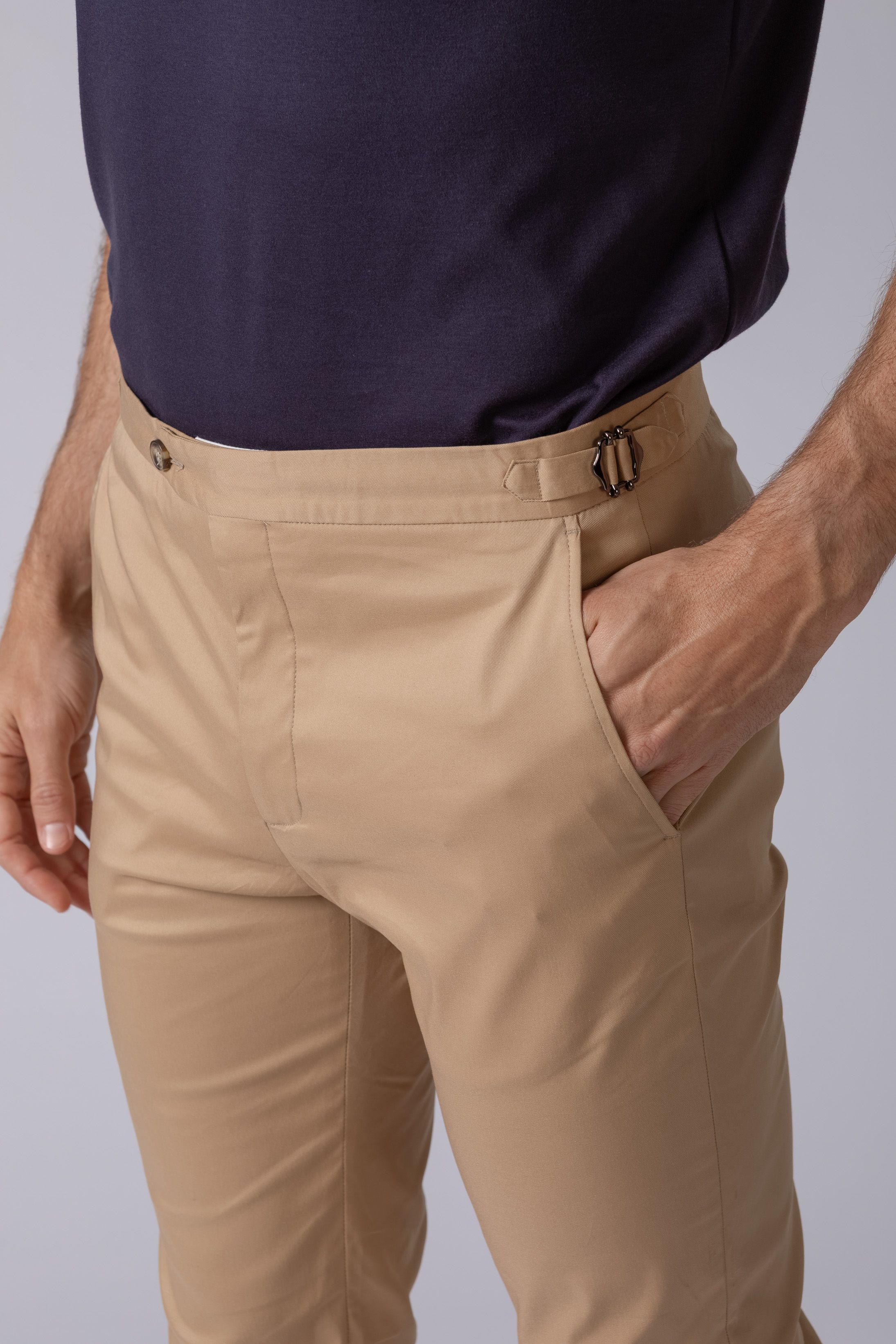 Calça sport com fivela Areia