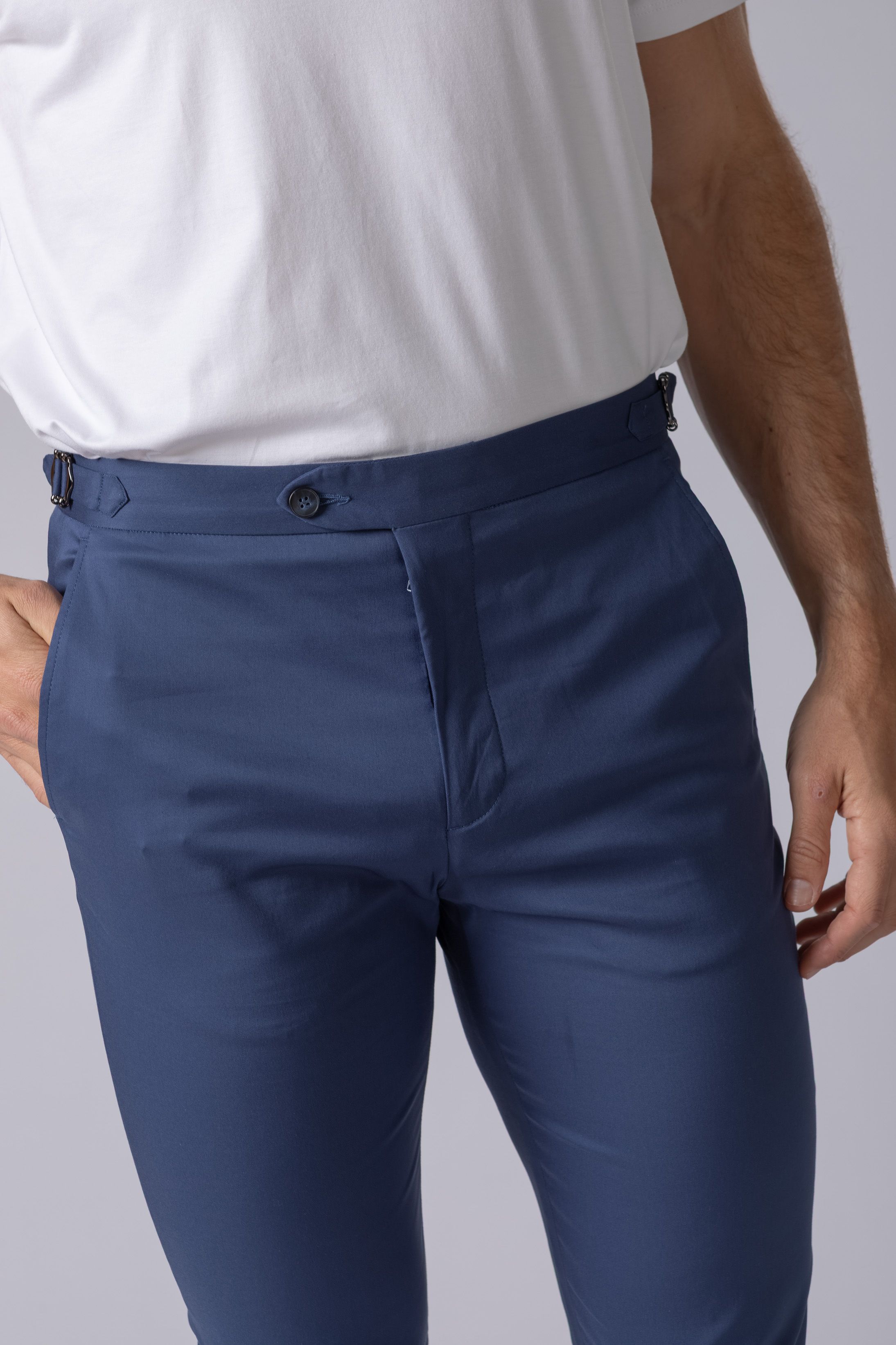 Calça sport com fivela Azul