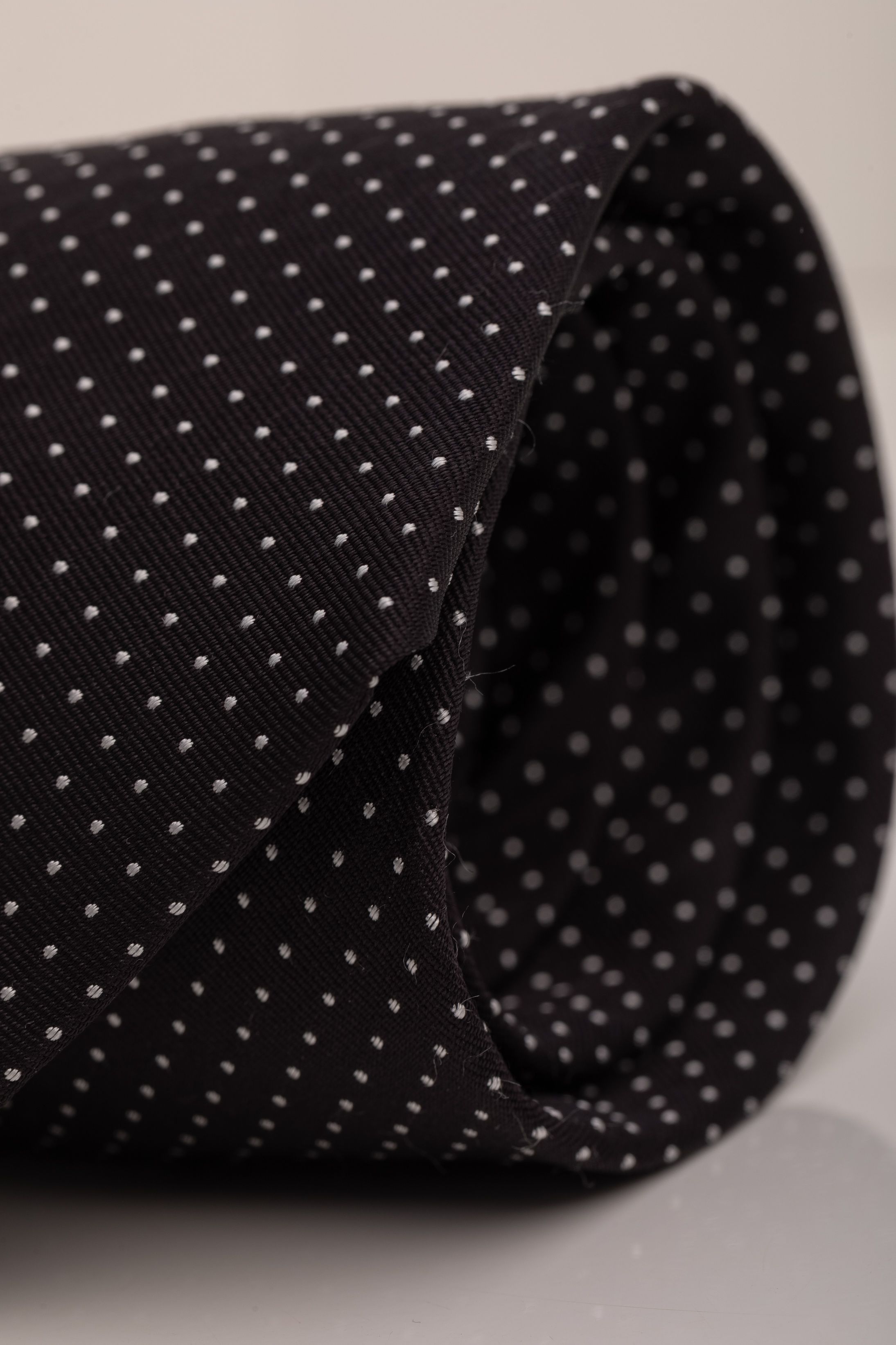 Gravata Seda Italiana Jacquard Preto com branco