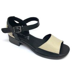 Sandália Lara -Off White e Preto - A de Acessórios | Sapatos Femininos