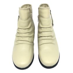 Bota Vivian - Off White - A de Acessórios | Sapatos Femininos