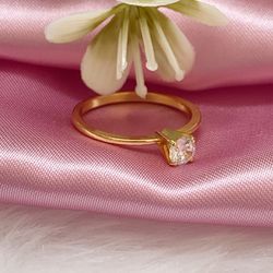 Anel Solitario Banhado a Ouro Modelo Elegance - AS... - Almeida Prada