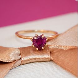 ANEL SOLITÁRIO NOIVADO OURO 18K - MODELO RUBI LOVE... - Almeida Prada