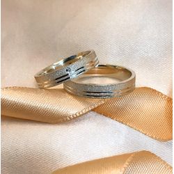 Aliança Em Prata - Modelo Guta 4mm Diamantada 1Ped... - Almeida Prada