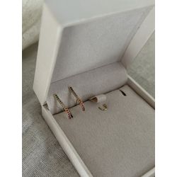 Brinco Palito Cravejado Colorido Banhado a Ouro - ... - ANA B ACESSÓRIOS