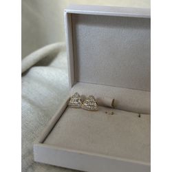 BRINCO TRIÂNGULO ZIRCÔNIAS BAGUETES BANHADO A OURO... - ANA B ACESSÓRIOS