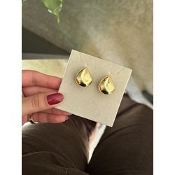 BRINCO BOTÃO ORGÂNICO BANHADO A OURO - 233 - ANA B ACESSÓRIOS