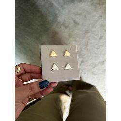 Brinco Triângulo Liso - 563 - ANA B ACESSÓRIOS