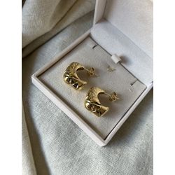 BRINCO ARGOLA QUADRADA TEXTURIZADA BANHADA A OURO ... - ANA B ACESSÓRIOS