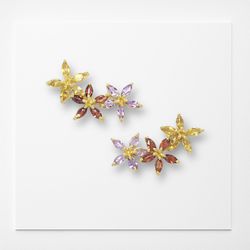 Brinco Trio Floral em Prata com Banho de Ouro 18k ... - ANNAVIVA