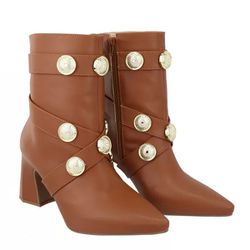 Bota Feminina Ísis Broche Dourado Canela - Isis-ca... - ARTEZANNI