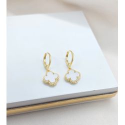 Brinco Argola Trevo Perolado Banhado a Ouro - 999... - A S JOIAS E SEMIJOIAS
