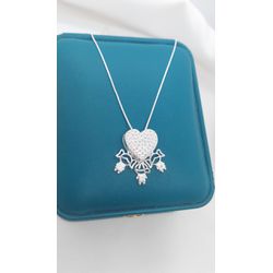 Colar Coração Cravejado Em Zircônias Com Duas Meni... - A S JOIAS E SEMIJOIAS