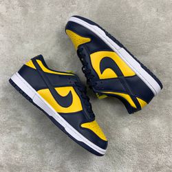 Tênis Dunk Low Retro - Michigan - Azul Escuro/Amar... - GOAT SPORTS