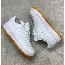 Tênis NK Air Force 1 - Branco/Sola Marrom - NKAF10... - GOAT SPORTS