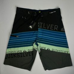 Bermuda Surf Quiksilver preta, azul e verde - Atacado das Tailandesas