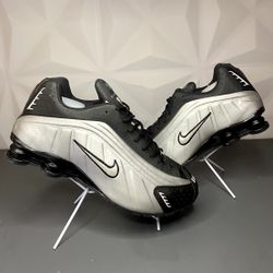 Tênis Nike Shox R4 - Preto/Prata - Atacado das Tailandesas