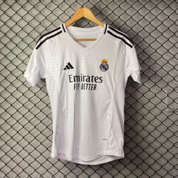 Camisa Real Madrid feminina 24/25 Home Fan Lisa - Atacado das Tailandesas