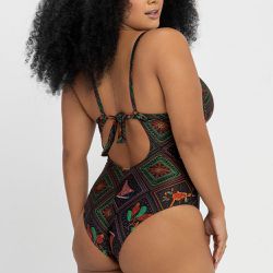 MAIÔ MEIA TAÇA ESTAMPADO ZERO BARRIGA ARTE POPULAR... - Banho de Mar