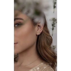 Brinco Flor Delicada Ouro - 858595 - ISABELA MATTOS ACESSÓRIOS
