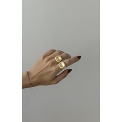 Anel Quadrado Acetinado Ouro - 74847559 - ISABELA MATTOS ACESSÓRIOS