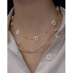 Colar Florzinhas Branca Ouro - 499444 - ISABELA MATTOS ACESSÓRIOS