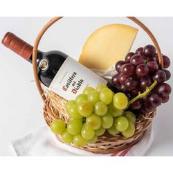 Cesta Queijos e Vinhos - 9002 - Bellas Cestas Online Salvador