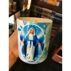 CANECA NOSSA SENHORA DAS GRAÇAS colorida EM CERÂMI... - Benedictus Livraria Católica