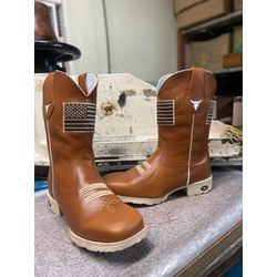 Bota Texana em Couro Estados Unidos Caramelo - BTM... - Botas Texanas Fabi