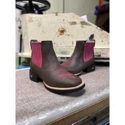 Botina em Couro Marrom e Rosa - BT23 - Botas Texanas Fabi