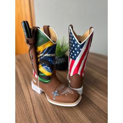 Bota Texana em Couro Bandeiras - BTMBANDEIRAS - Botas Texanas Fabi