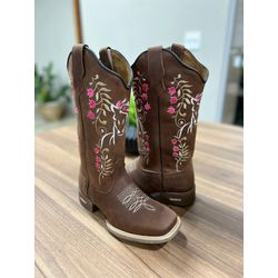 Bota Texana em Couro Marron Cavalo Rosa - BTF cava... - Botas Texanas Fabi