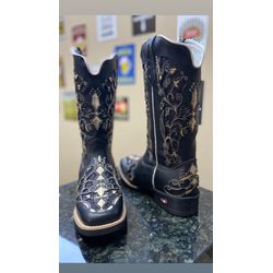 Bota Texana em Couro e Laser Preto - BTF62 - Botas Texanas Fabi