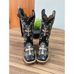 Bota Texana em Couro Com suporte 2 em 1 Cruz - BTF... - Botas Texanas Fabi