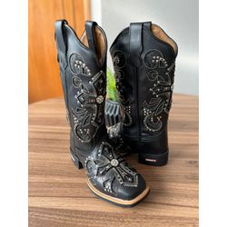 Bota Texana em Couro Laser Preta com Gliter - BTF ... - Botas Texanas Fabi