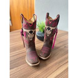 Bota Texana em Couro Touro Tiras rosa - BTFTIRAS R... - Botas Texanas Fabi