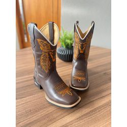 Bota Texana em Couro marrom Touro Amarelo - BTMTou... - Botas Texanas Fabi