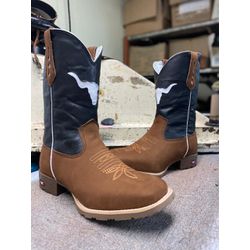 Bota Texana Touro em Couro Preto e Marrom - BTM 3 - Botas Texanas Fabi