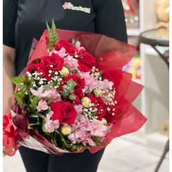 Buquê Festa das Rosas - Floricultura FLORA BARIGUI