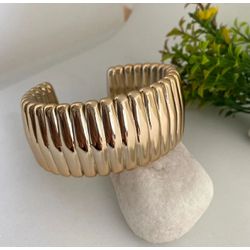 Brac Rígido 1150073 Dourado - 3885126006201 - B.S ACESSORIOS E PRESENTES