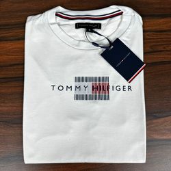Camiseta TH Off White - A-6065 - DROPA AQUI