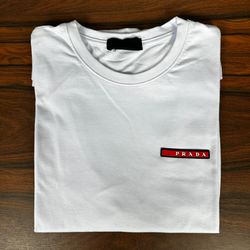 Camiseta Prada Branco. - C-6783 - DROPA AQUI